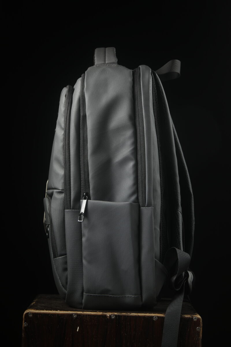 Artic hunter 019 - Image 4